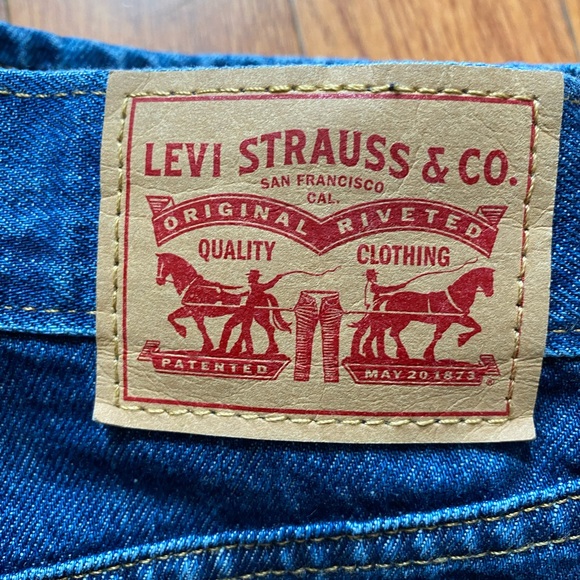 Levi’s High Waisted Straight Jeans (Dark Wash) - Picture 5 of 9